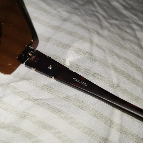 FOSTER GRANT Polorized Max Block 100% UVA UVB Sunglasses New - Picture 6 of 6